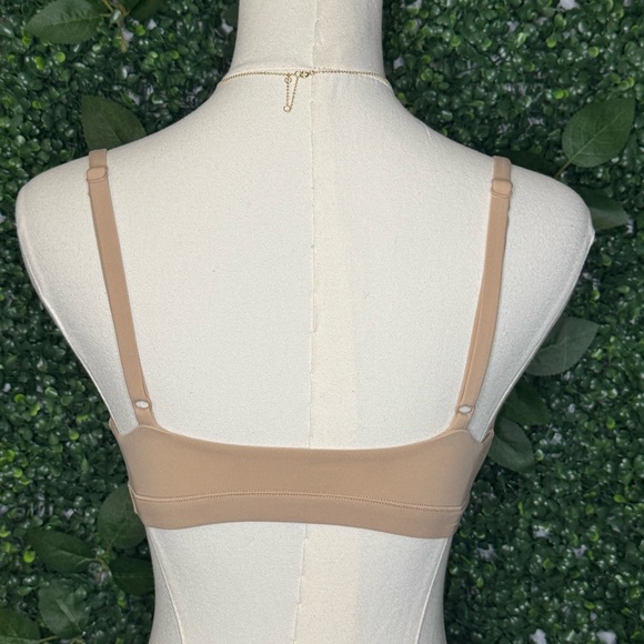 SKIMS Nude Bralettes Set of 2! - Picture 5 of 11
